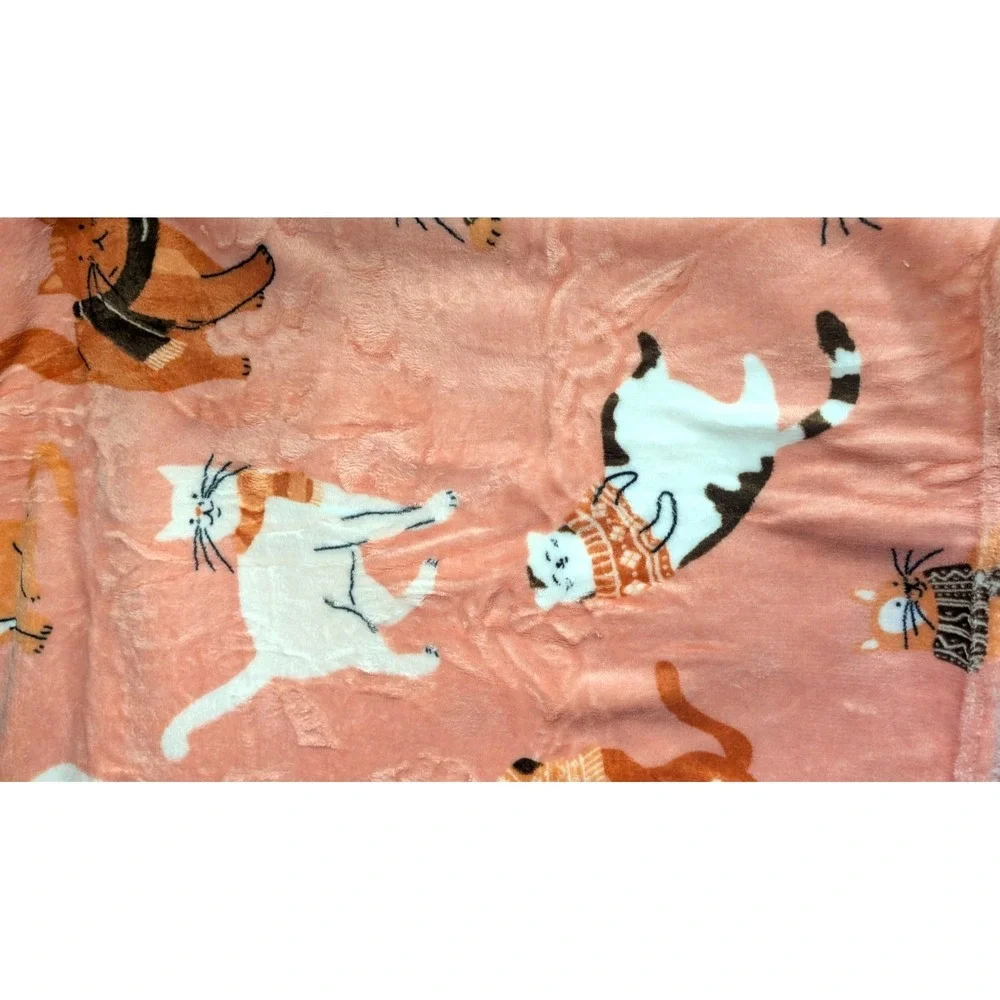 LOT OF 2: New Comfort Bay Soft Throw New 50x60in Super Soft Fabric Cats 2 THROWS